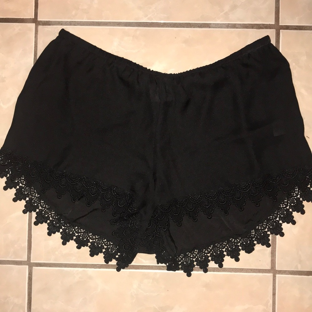 Show Me Your MuMu shorts